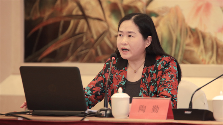 陶勤副书记授课.jpg 陶勤副书记授课.jpg