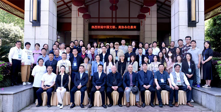 9 开班仪式上合影（人物花鸟班）.jpg