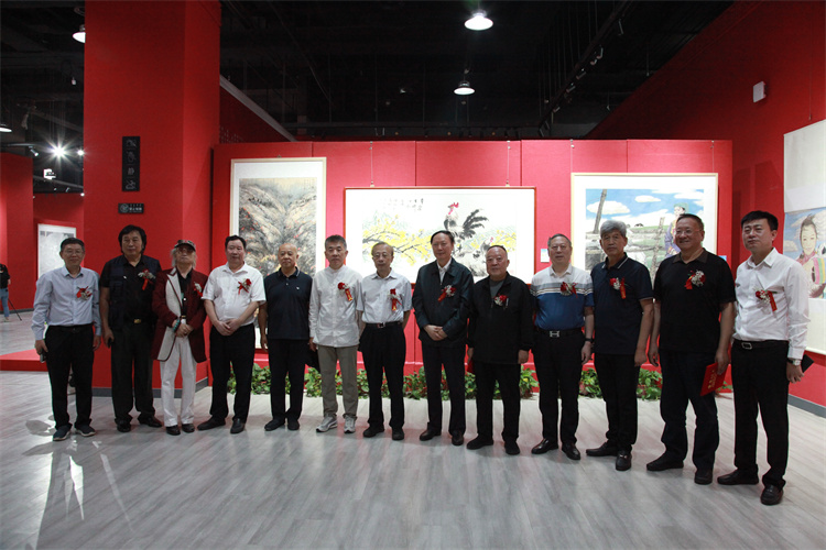 4.展览现场.jpg 4.展览现场.jpg